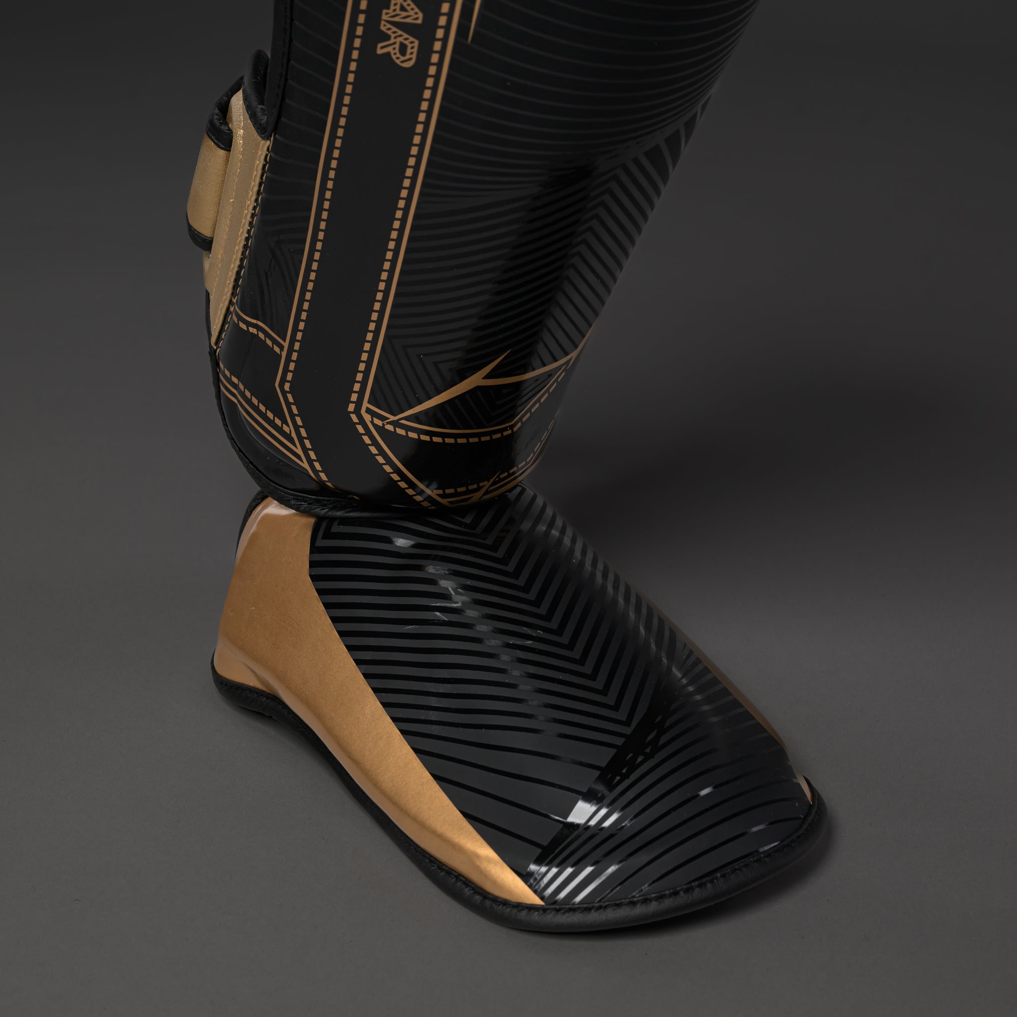 Joyagear Essential Pro Schienbeinschoner Schwarz/Gold