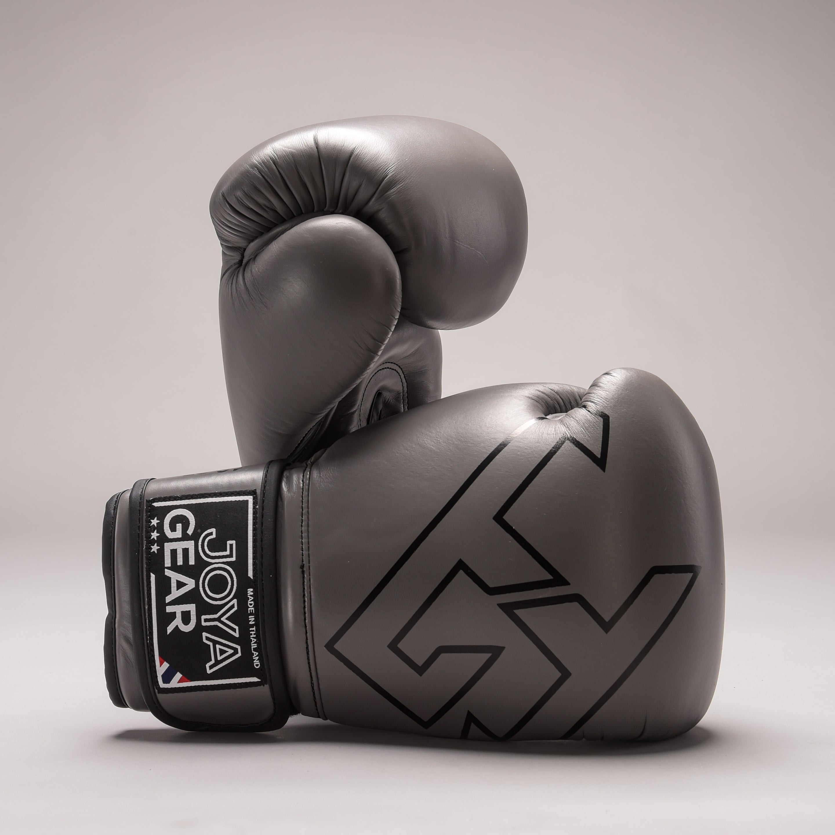 StrikeGlovesGrey_joy5447.jpg