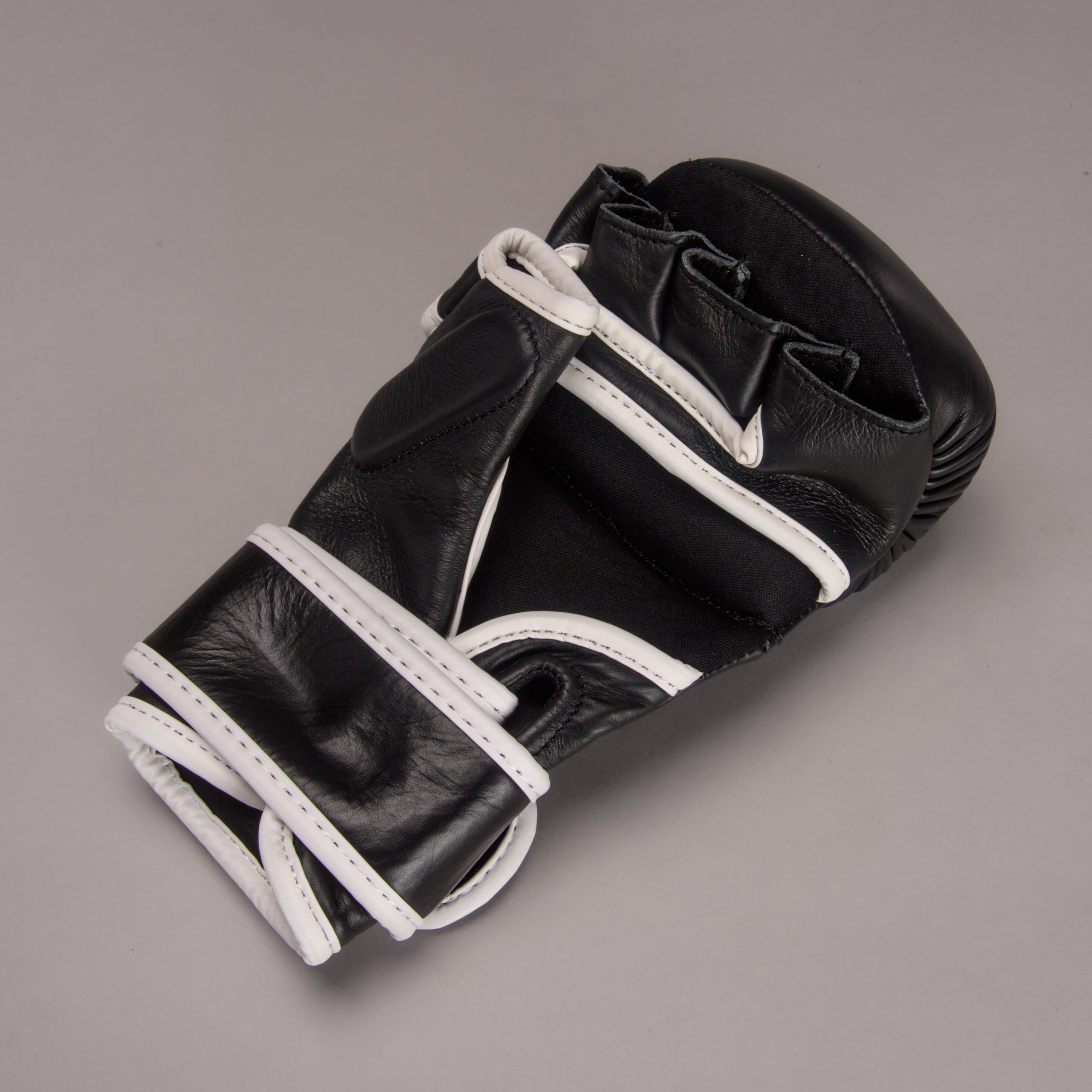 Joyagear Strike Thailand MMA Sparringshandschuhe Schwarz