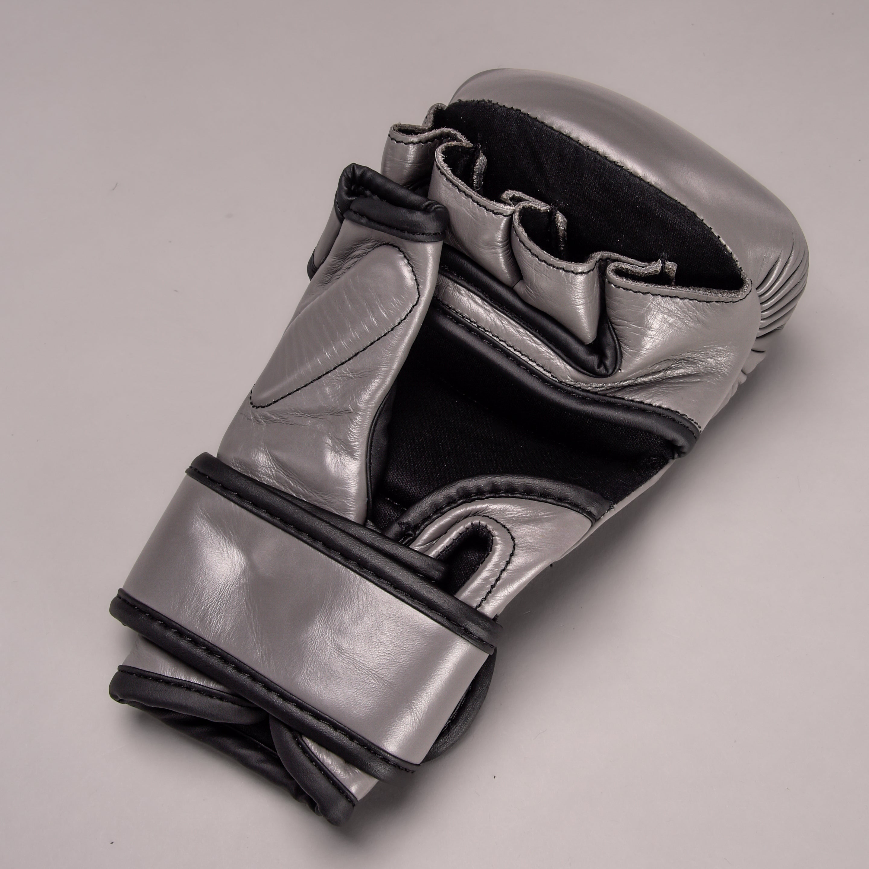 Joyagear Strike Thailand MMA Sparring Handschuhe Grau