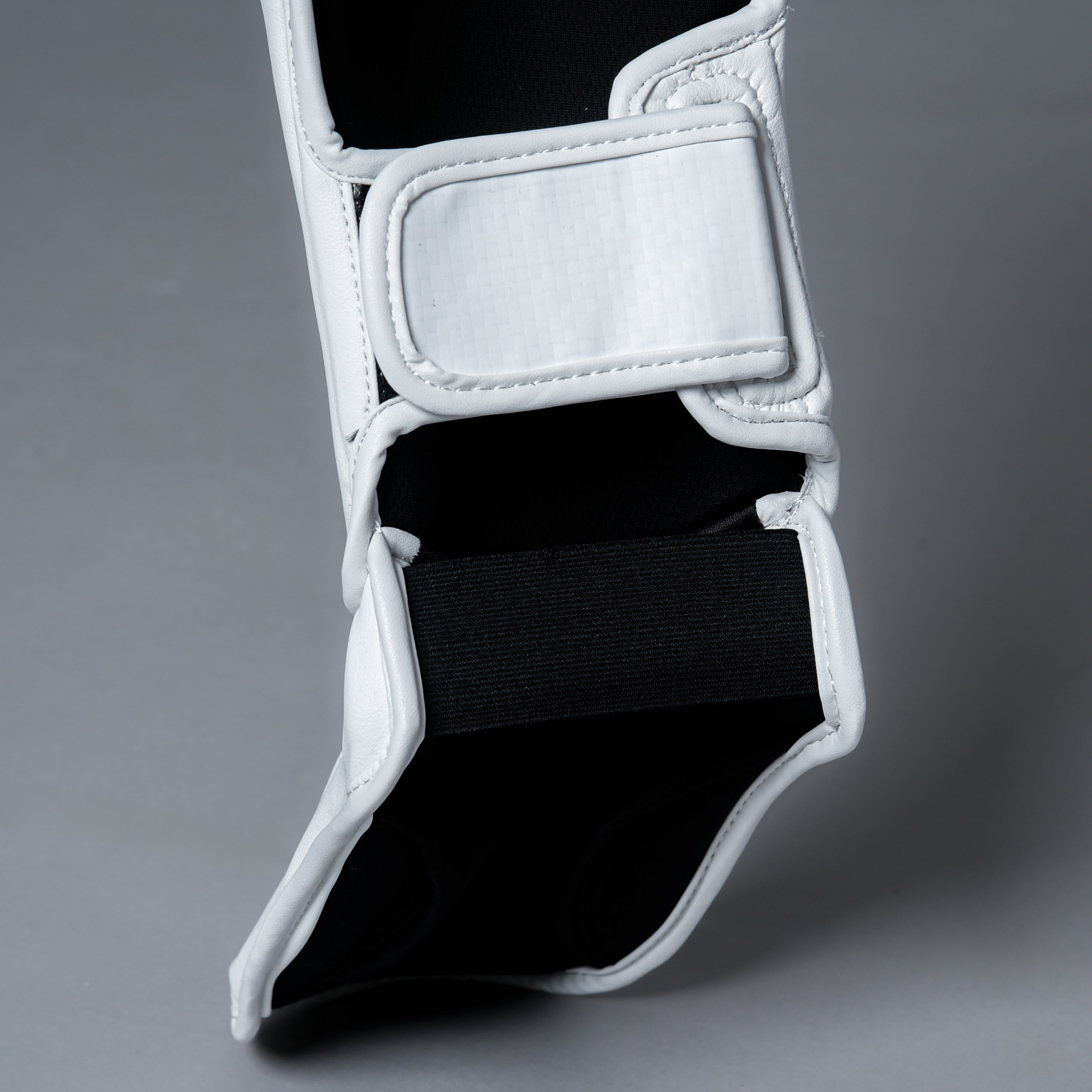 Joyagear Performance Schienbeinschoner Weiß/Carbon